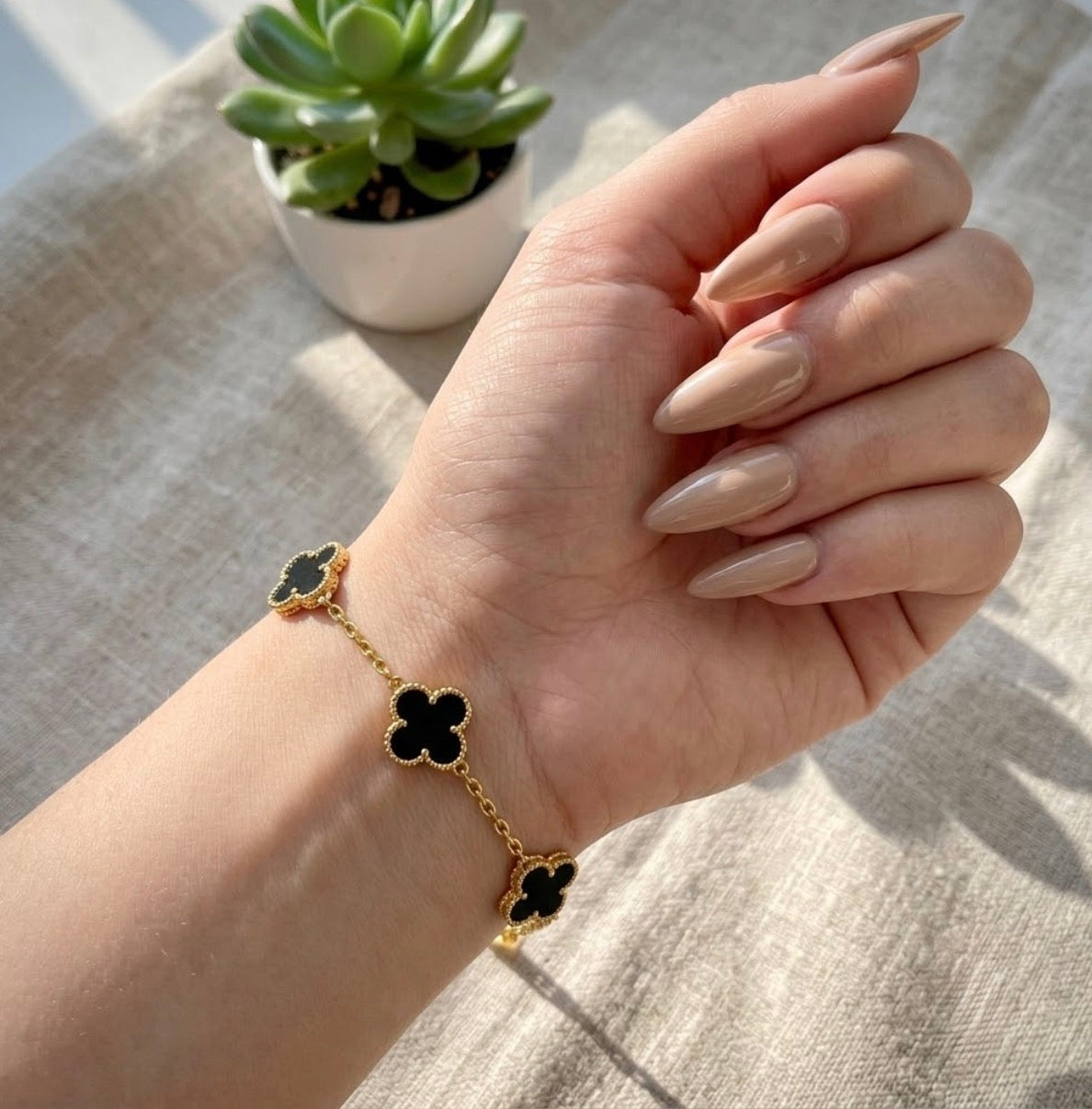 Black 5 Leaf Clover Bracelet