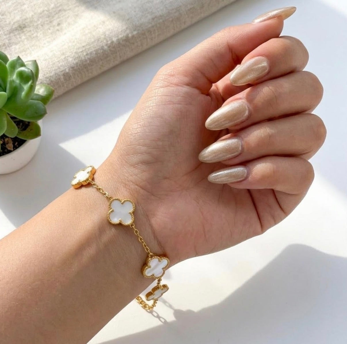 White 5 Leaf Clover Bracelet