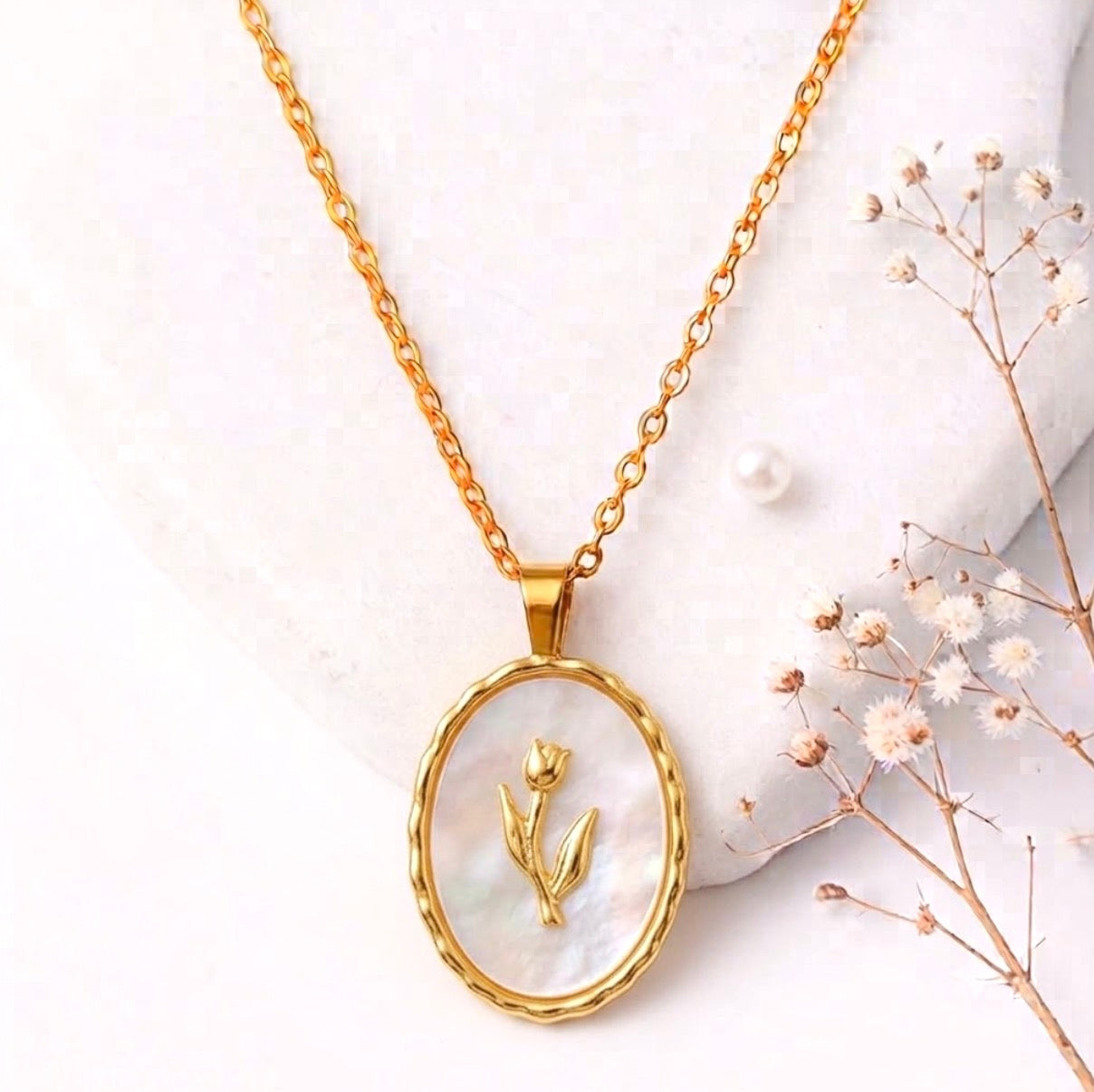 Floral Pendant Necklace - White