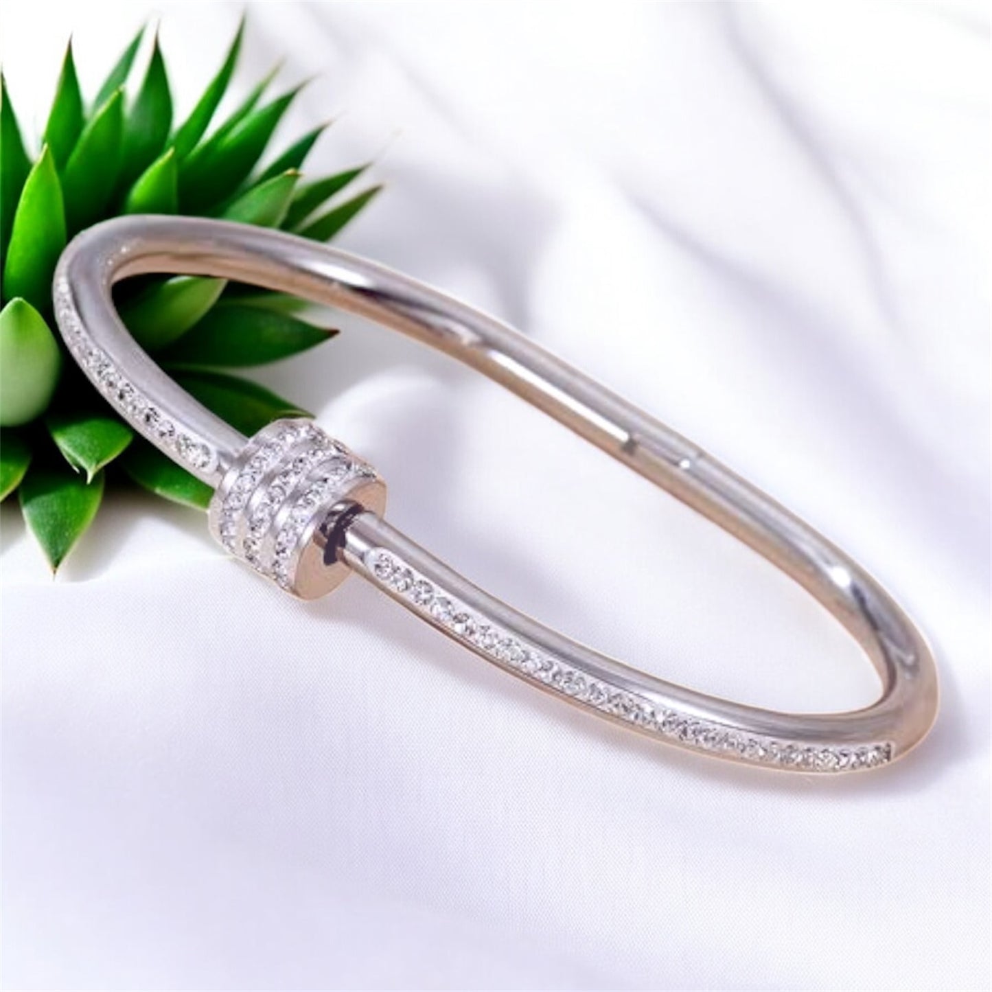 Diamond Sleek Round Open Bracelet - Silver
