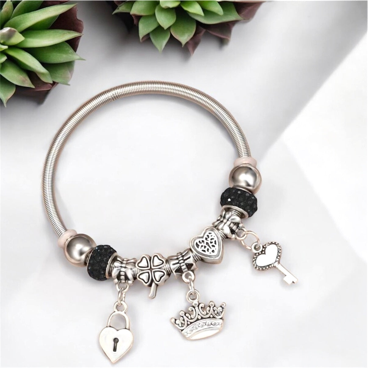 Black Heart & Crown Charm Stretchable Bracelet