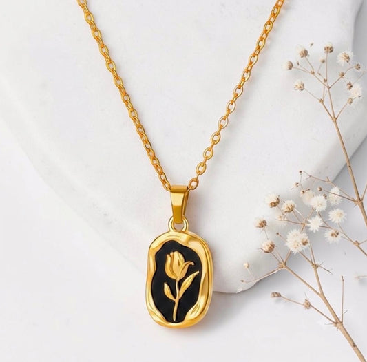 Tulip Pendant Necklace - Black
