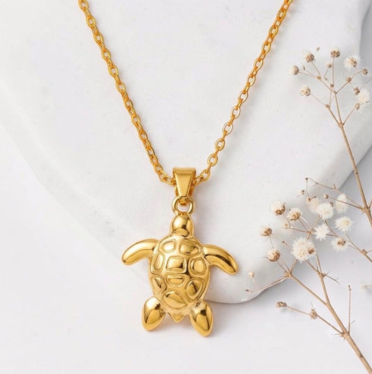 Tortoise Pendant Necklace - Gold