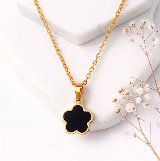 Five Leaf Clover Pendant Necklace - Black