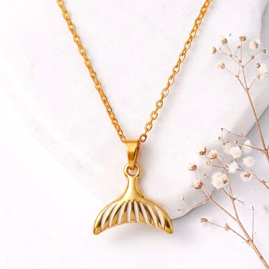 Fish Tail Pendant Necklace - White