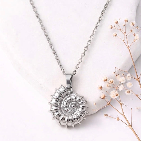 Conch Pendant Necklace - Silver