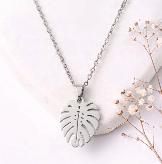 Leaf Pendant Necklace - Silver
