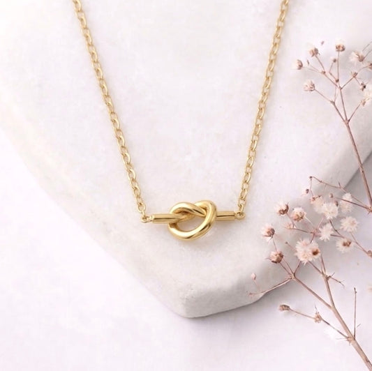 Knot Style Pendant Necklace - Gold