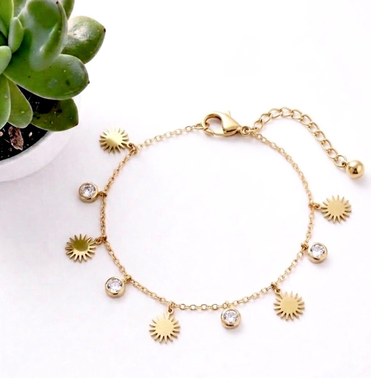Classy Sun & Zircon Charm Bracelet