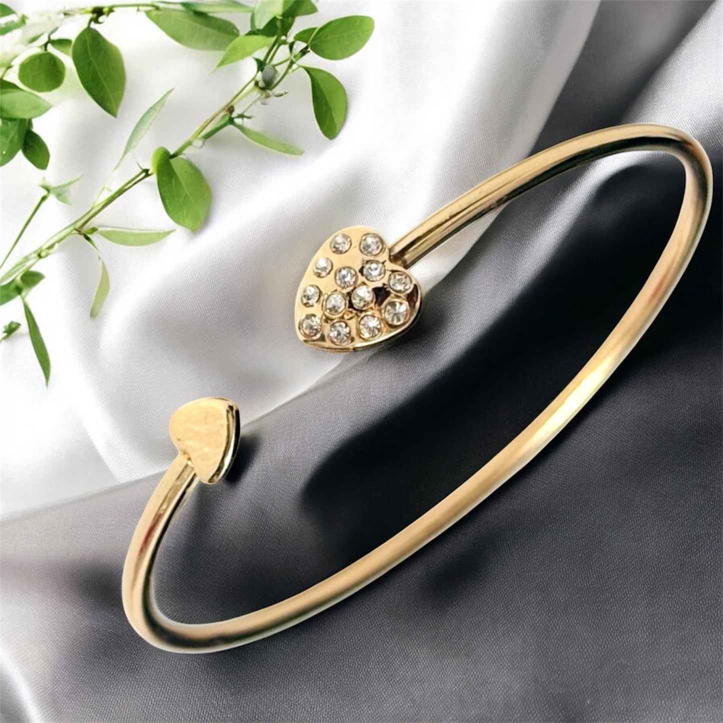 Heart Open Bangle Bracelet - Gold