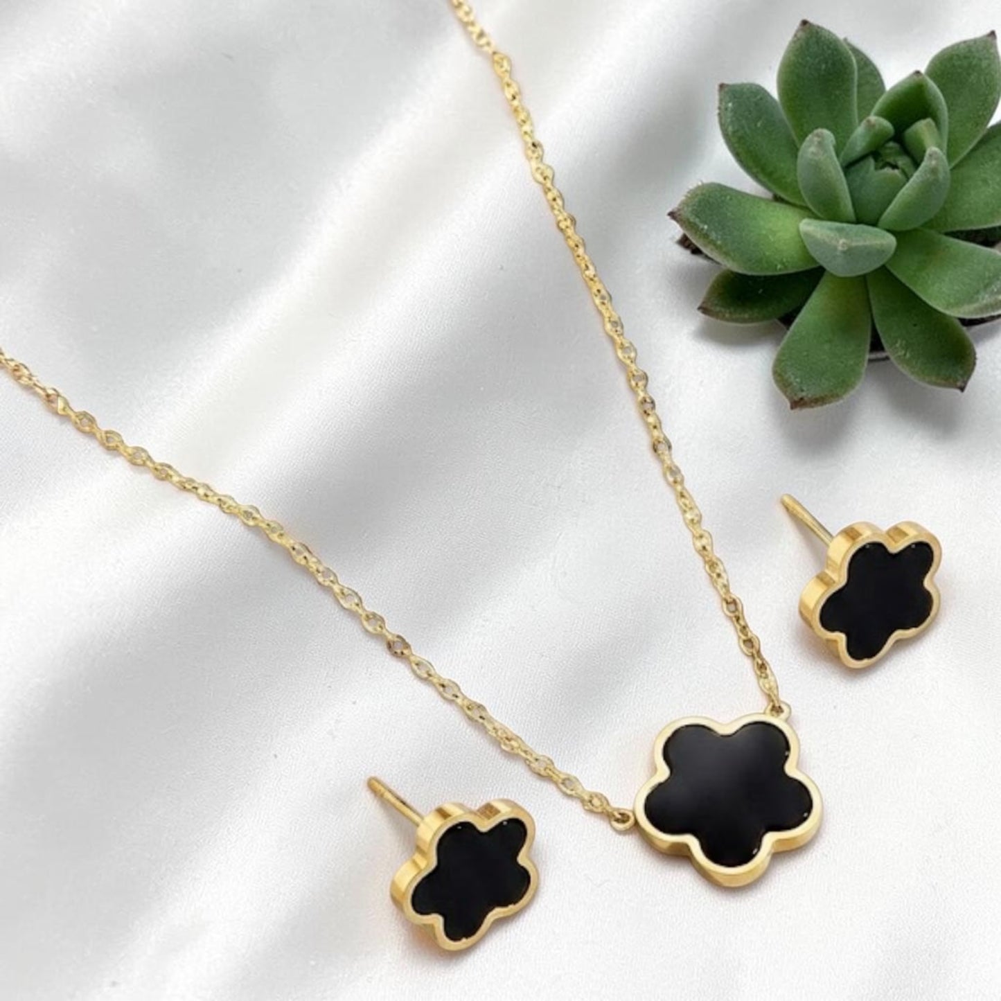 Lucky Clover Necklace & Earring Set - Black